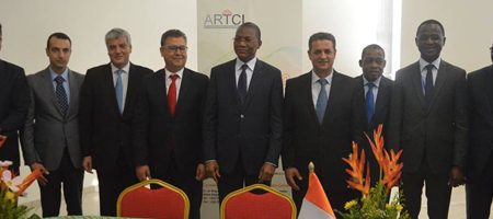 La Tunisie signe 3 contrats avec la Côte d’Ivoire dont un sur l’Internet via courant électrique